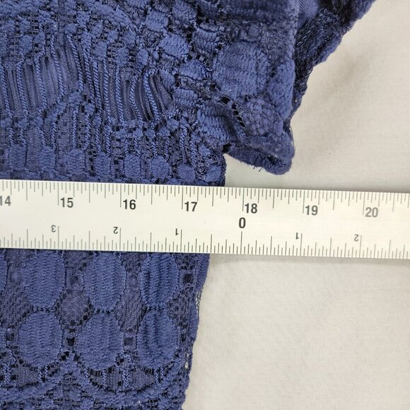 Tiana B Lace Sheath Pencil Dress Sz Large Navy Blue Crochet Overlay Short Sleeve - Picture 6 of 8